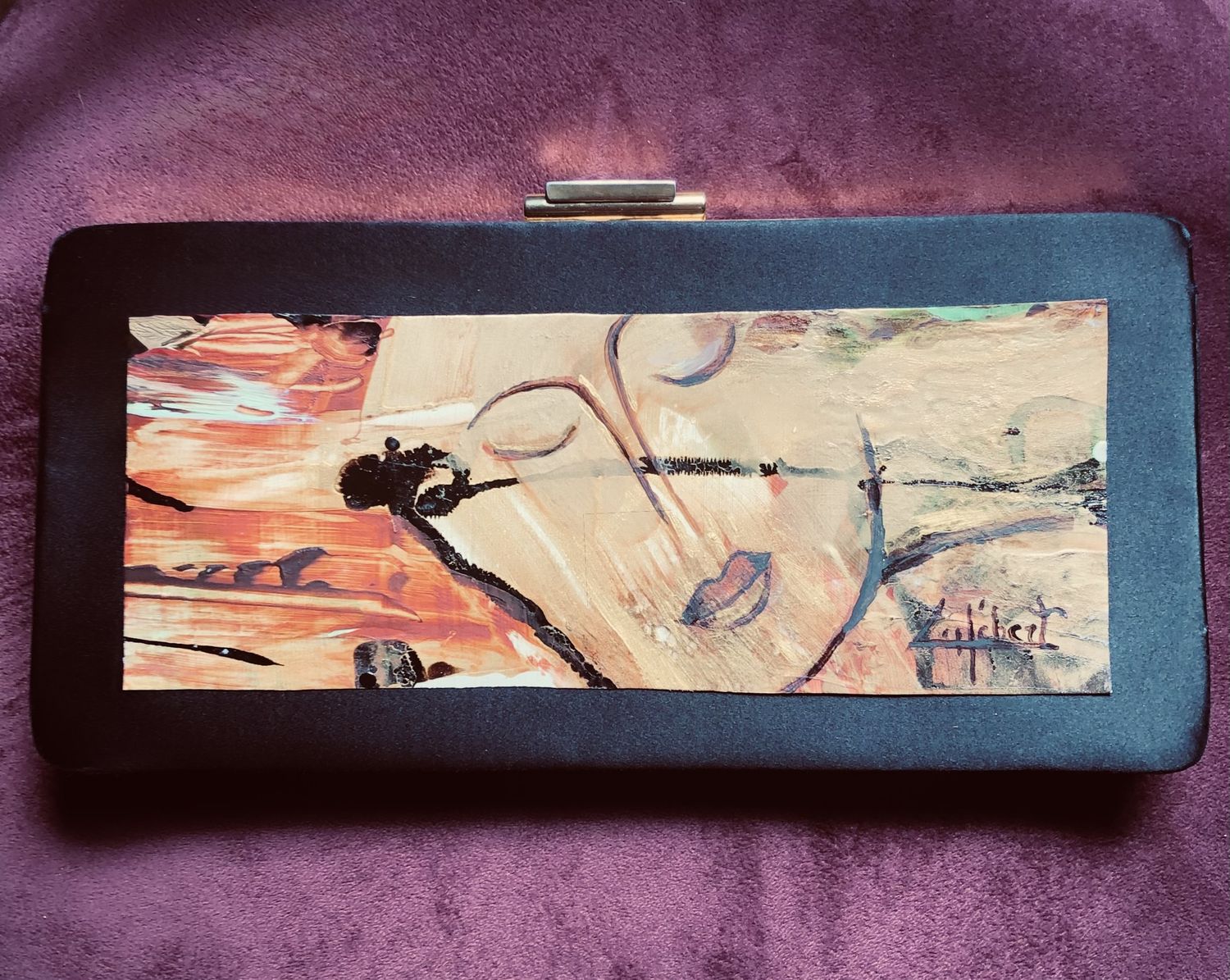 Gisèle, original painting on a vintage clutch